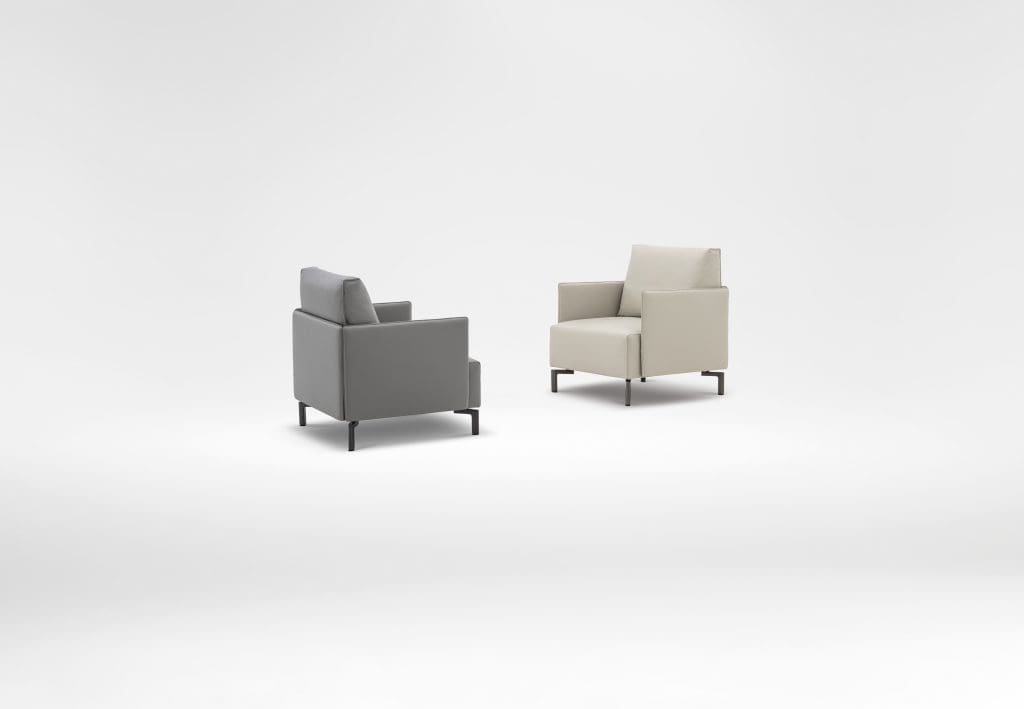 East-West fauteuil – BISCOTTI+CREAMSTONE